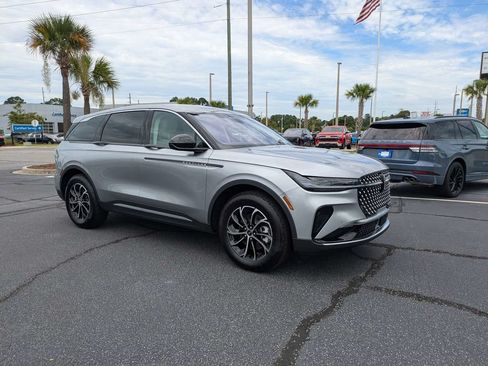 New 2026 Lincoln Nautilus Premier AWD/4WD image 2