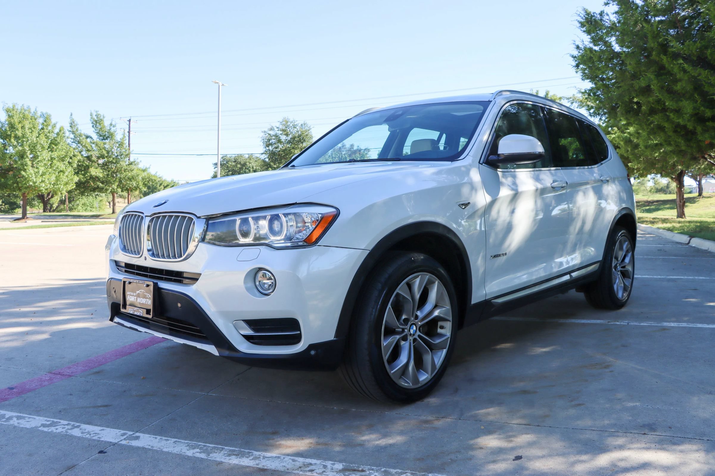 Used 2017 BMW X3 xDrive28i AWD/4WD image 3