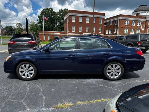 Used 2006 Toyota Avalon XLS FWD image 4
