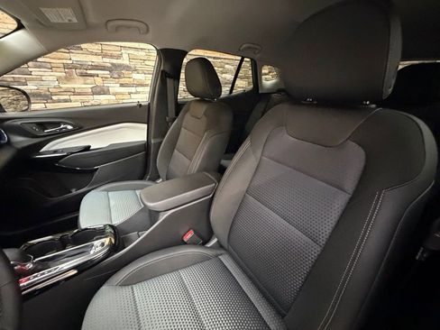 New 2025 Chevrolet Trax LT w/ Driver Confidence Package image 12