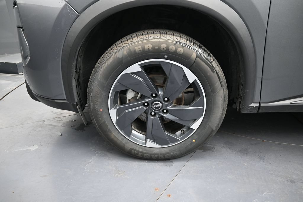 Used 2024 Nissan Rogue SV FWD image 13
