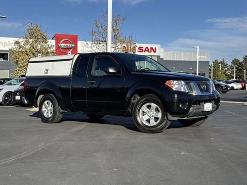 Used 2013 Nissan Frontier SV image 1