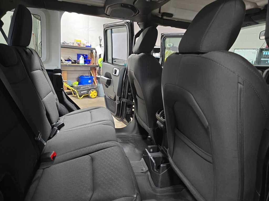 Used 2023 Jeep Wrangler Unlimited Sport AWD/4WD image 11