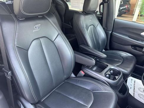 Used 2022 Chrysler Pacifica Touring-L w/ S Appearance Package FWD image 52