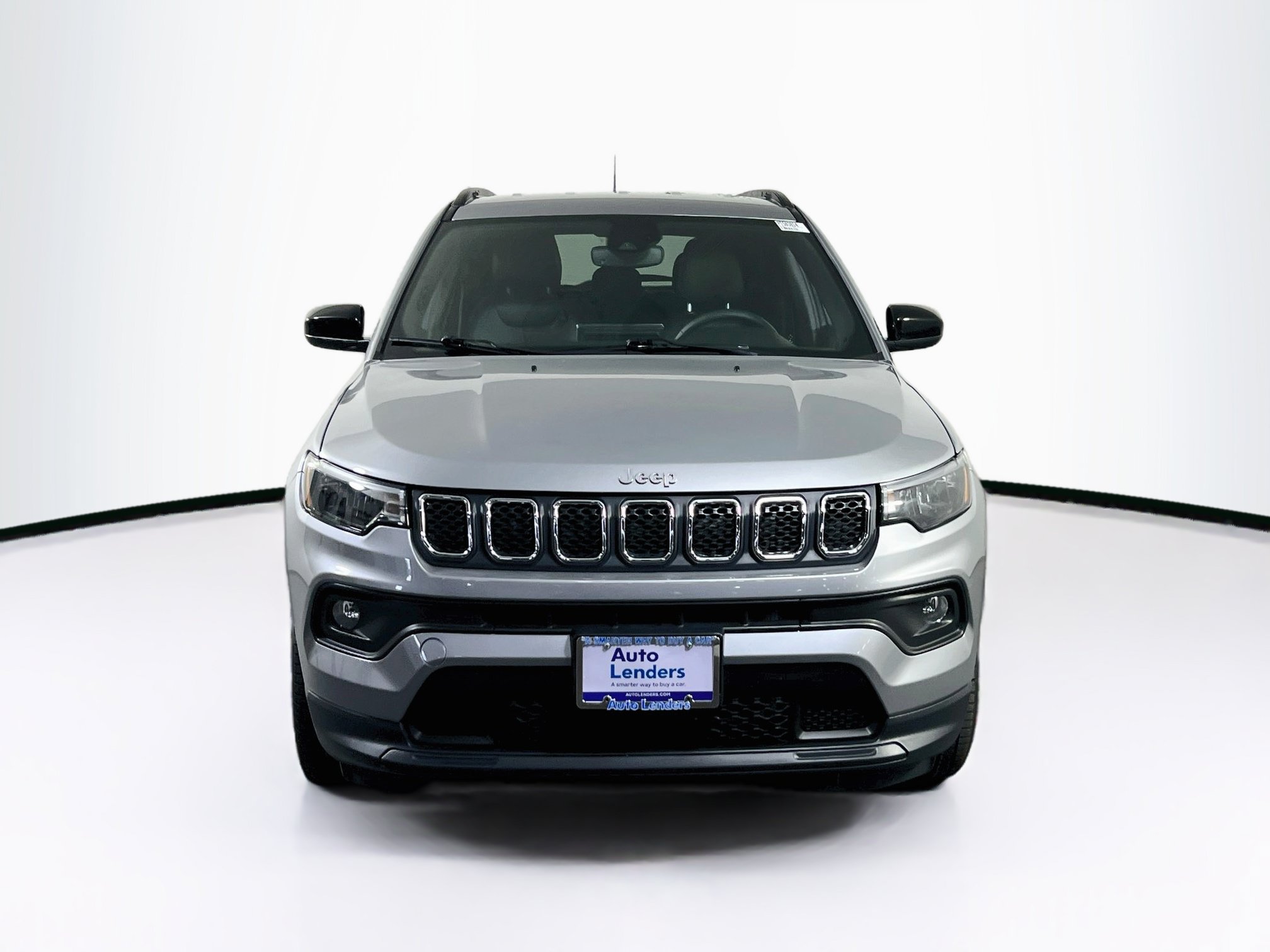 Used 2023 Jeep Compass Latitude AWD/4WD image 2