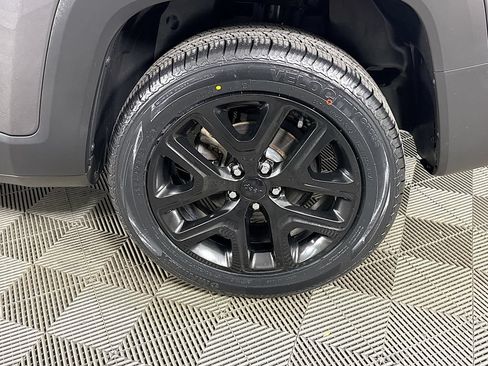 Used 2017 Jeep Renegade Altitude AWD/4WD image 31
