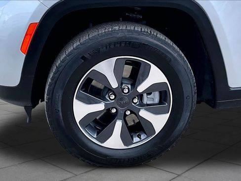 Used 2024 Jeep Grand Cherokee Limited 4xe AWD/4WD image 11