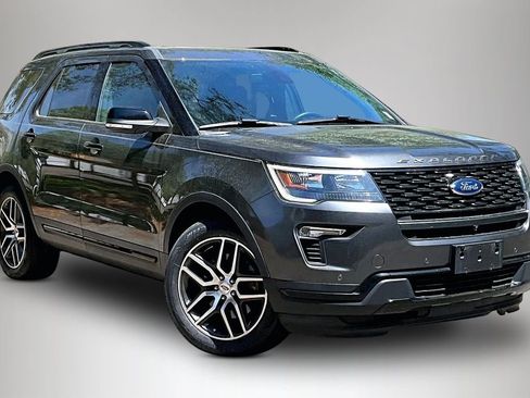 Used 2019 Ford Explorer Sport w/ Equipment Group 401A AWD/4WD image 2
