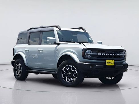 Certified 2023 Ford Bronco Outer Banks AWD/4WD image 2