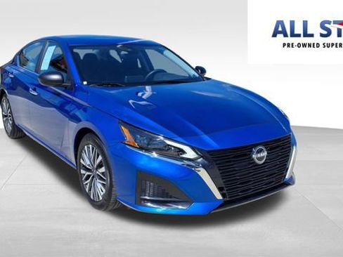 Used 2025 Nissan Altima 2.5 SV image 1