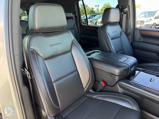 Used 2025 GMC Yukon XL Denali AWD/4WD image 22