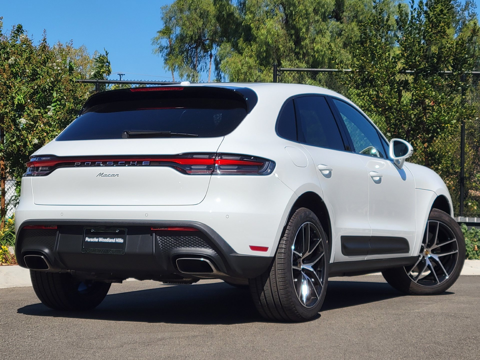 Used 2026 Porsche Macan AWD/4WD image 7