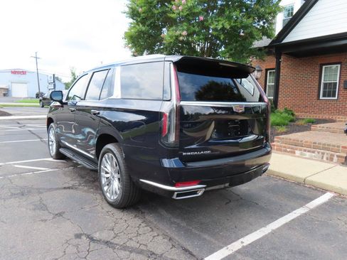 Used 2021 Cadillac Escalade Premium Luxury w/ Driver Assist Tech Package AWD/4WD image 5