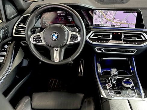 Used 2022 BMW X7 M50i image 29