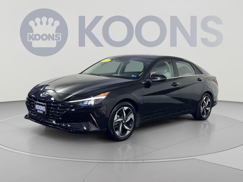 Used 2022 Hyundai Elantra Limited w/ Cargo Package FWD image 5