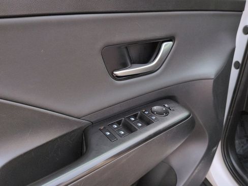 Used 2024 Hyundai Kona Limited FWD image 20