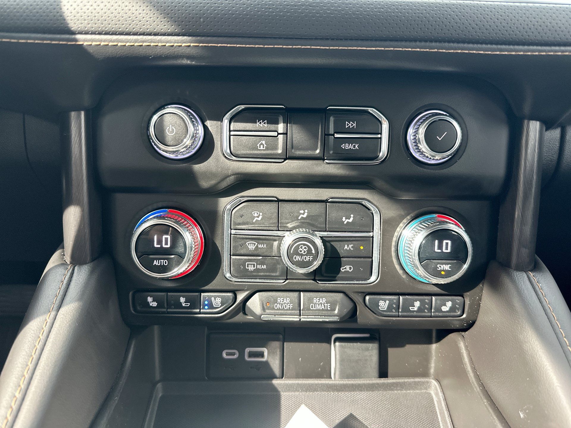 Certified 2023 GMC Yukon AT4 AWD/4WD image 16