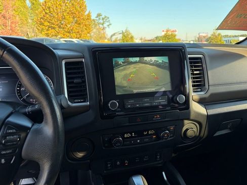 Certified 2022 Nissan Frontier SV image 20