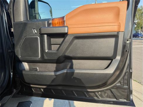 Used 2017 Ford F150 Limited image 24