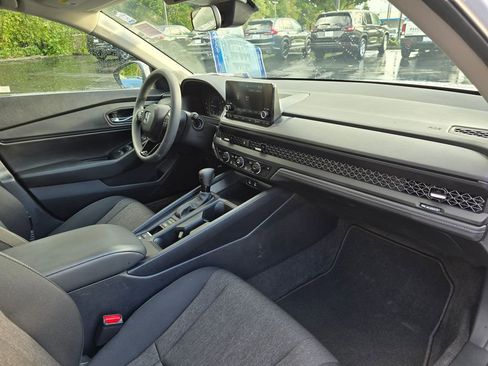 Used 2024 Honda Accord EX image 4