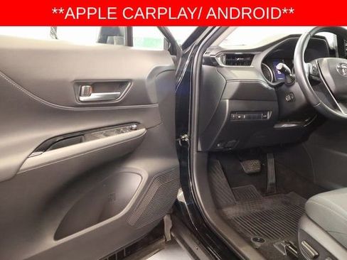 Certified 2021 Toyota Venza LE image 9