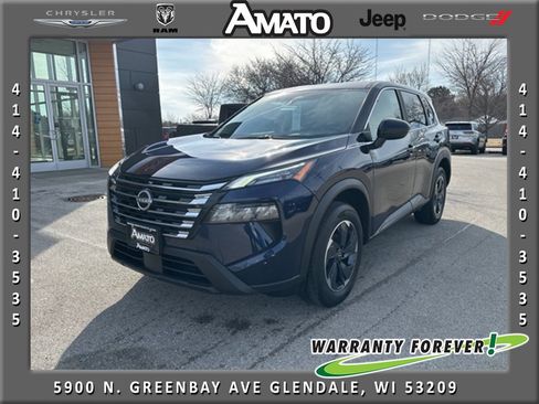 Used 2025 Nissan Rogue SV image 1