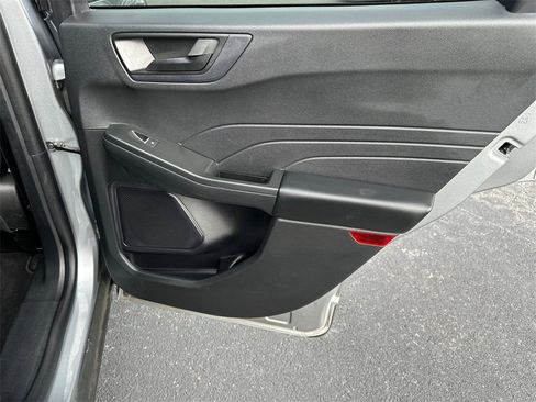 Certified 2022 Ford Escape SE w/ SE Sport Appearance Package image 16