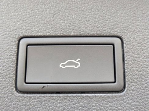 New 2026 Volkswagen Atlas SE image 14