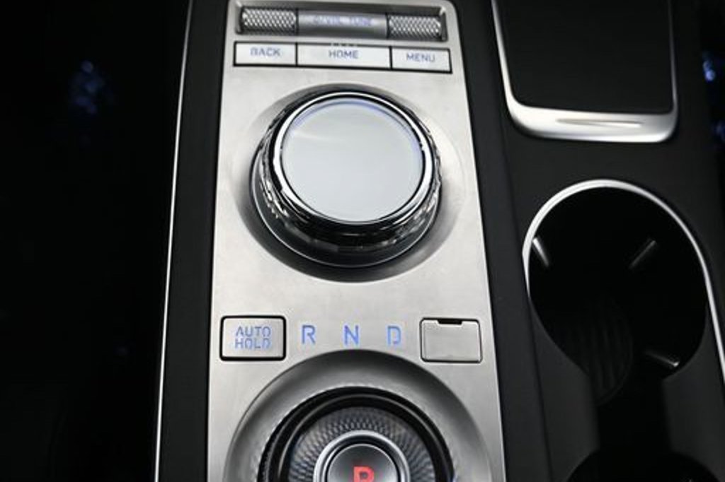 Used 2025 Genesis Electrified GV70 w/ Prestige Package AWD/4WD image 39