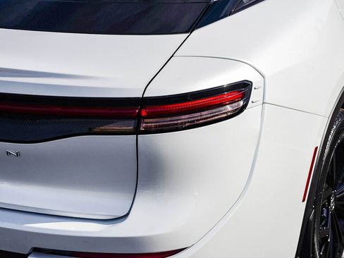 Certified 2023 Toyota Crown XLE image 8