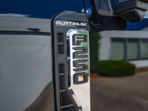 Used 2025 Ford F250 Platinum w/ Platinum Plus Package AWD/4WD image 10