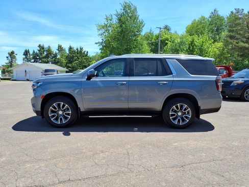 Used 2022 Chevrolet Tahoe LT w/ Luxury Package AWD/4WD image 3