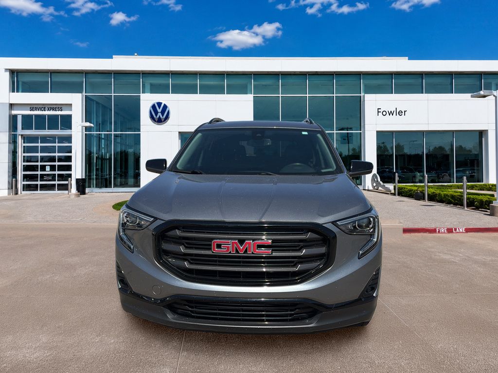 Used 2021 GMC Terrain SLT w/ Infotainment Package II FWD image 2