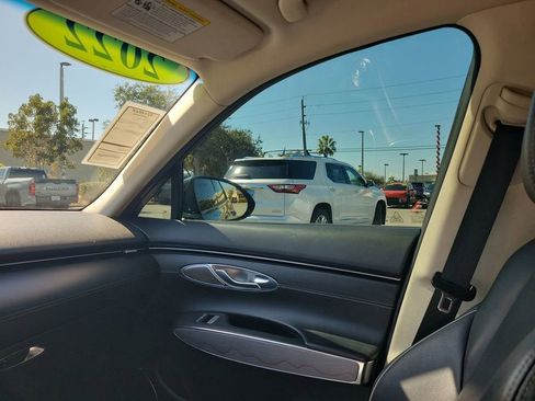 Used 2022 Genesis GV70 2.5T w/ Advanced Package image 3