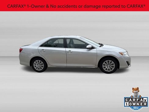 Used 2014 Toyota Camry LE FWD image 3