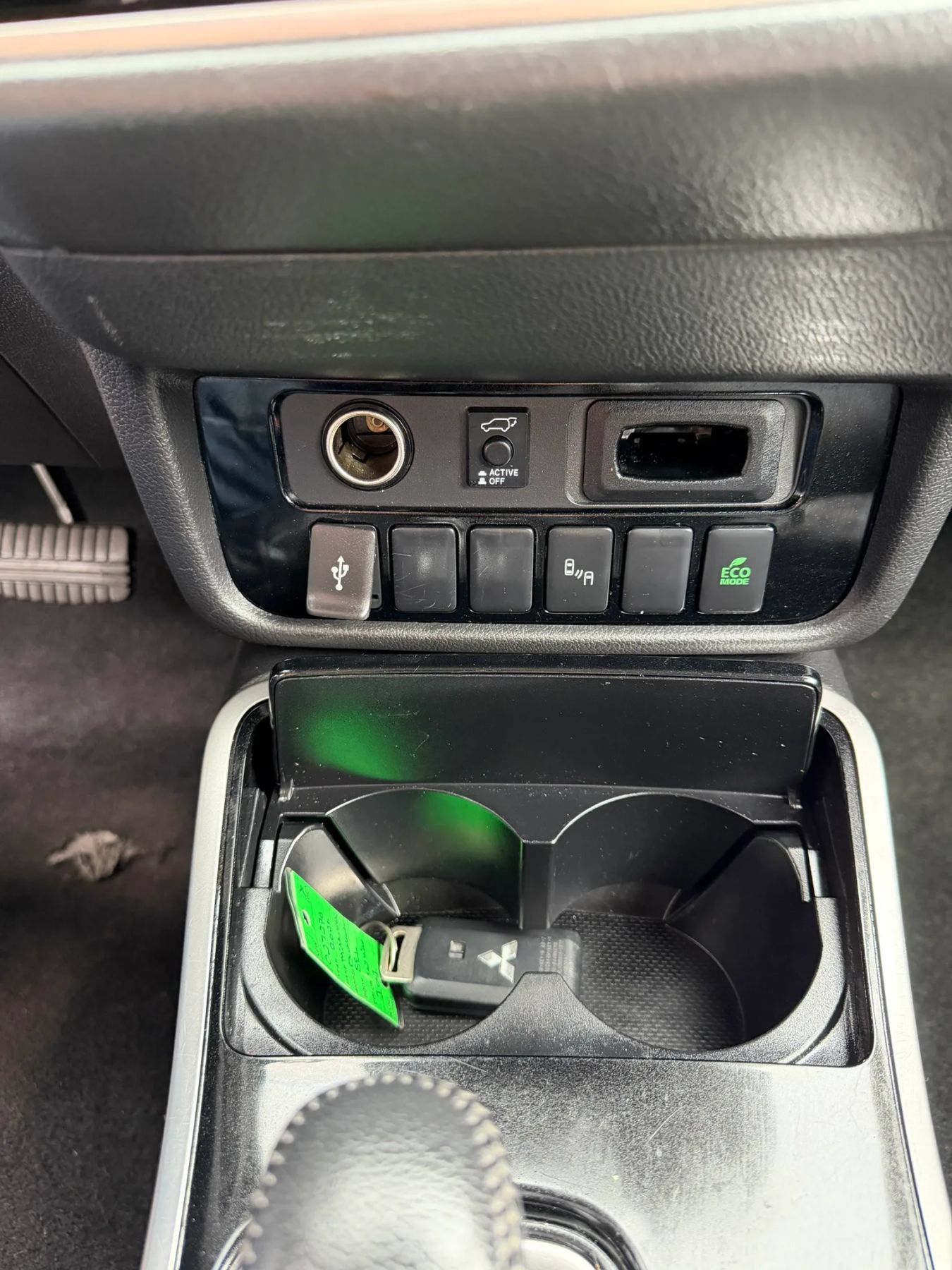 Used 2020 Mitsubishi Outlander SEL AWD/4WD image 28