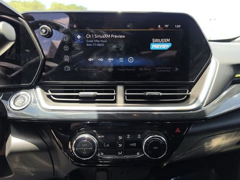 Used 2024 Chevrolet Trax ACTIV w/ Sunroof Package FWD image 23