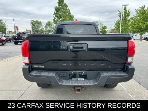 Used 2017 Toyota Tacoma SR AWD/4WD image 8
