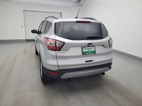 Used 2018 Ford Escape SE w/ Ford Safe & Smart Package FWD image 6