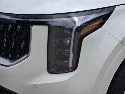 New 2026 Kia Carnival EX FWD image 7