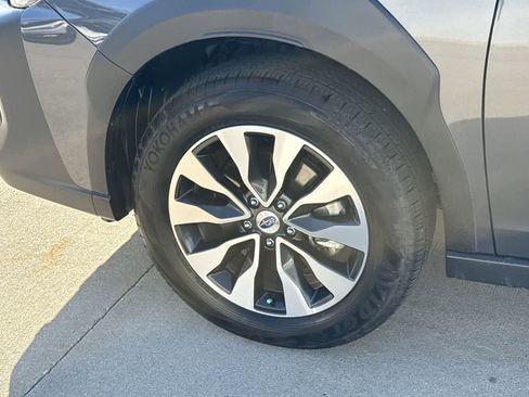 Certified 2025 Subaru Outback Limited image 12