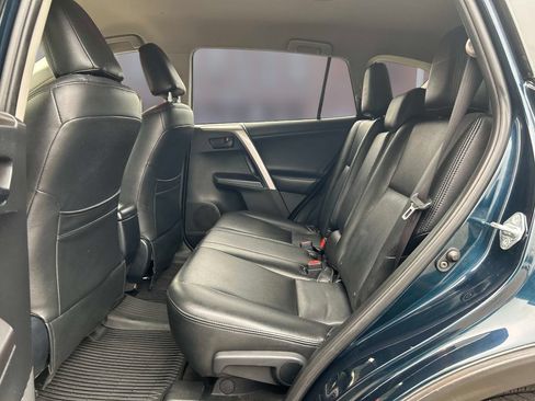 Used 2018 Toyota RAV4 LE AWD/4WD image 16