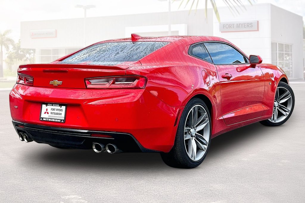 Used 2018 Chevrolet Camaro LT RWD image 31
