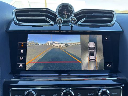 Used 2022 Bentley Bentayga image 25