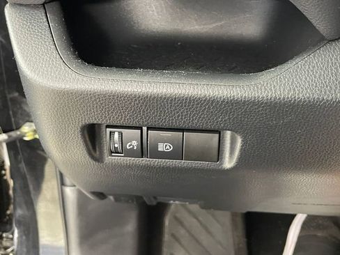 Used 2022 Toyota RAV4 XLE AWD/4WD image 10