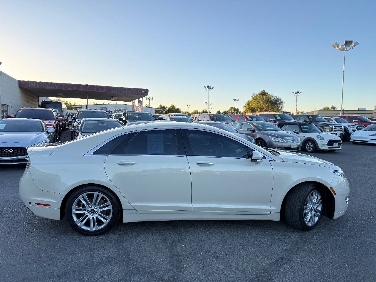 Used 2014 Lincoln MKZ w/ Equipment Group 102A Reserve FWD image 8