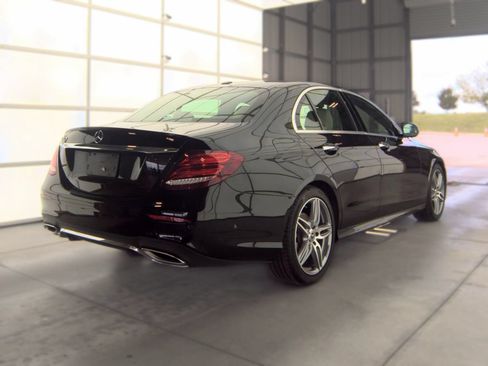 Used 2018 Mercedes-Benz E 300 w/ Premium 1 Package image 4