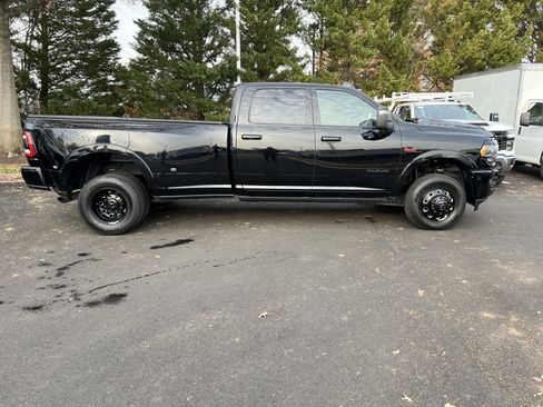 Used 2023 RAM 3500 Limited image 11