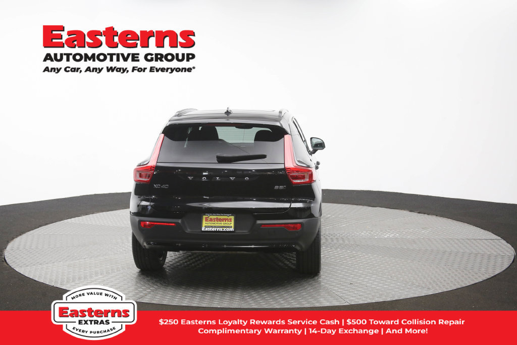 Used 2024 Volvo XC40 B5 Core AWD/4WD image 38