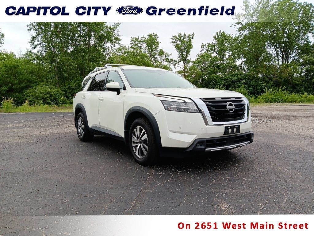 Used 2023 Nissan Pathfinder SL AWD/4WD image 1